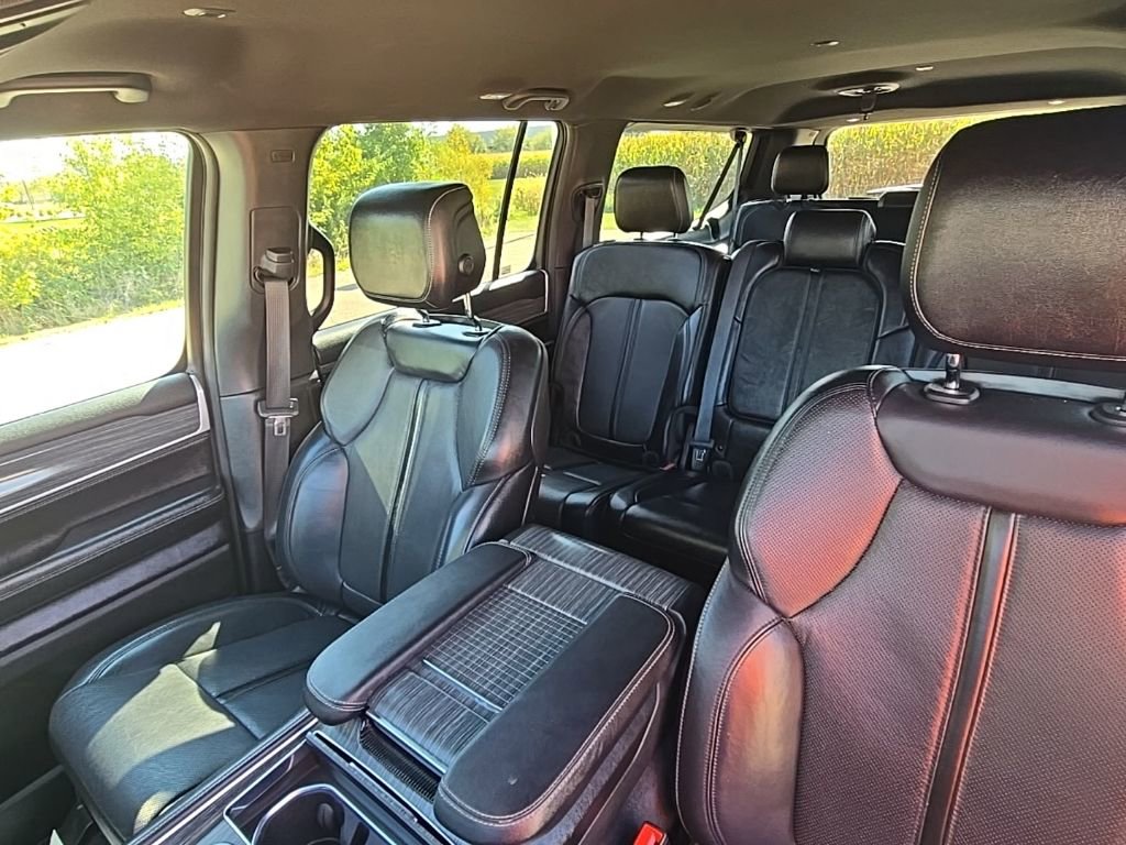 Used 2024 Jeep Wagoneer L Series II w/ Flexible Seating Group image 36