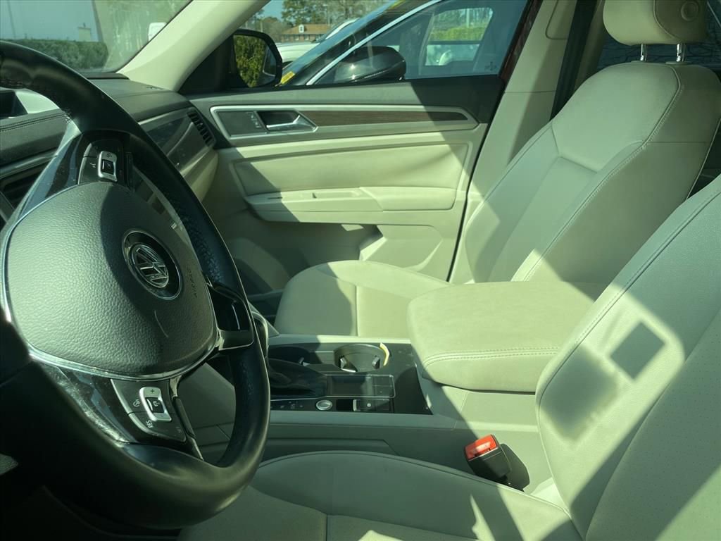 Used 2019 Volkswagen Atlas SE w/ Towing Package image 2