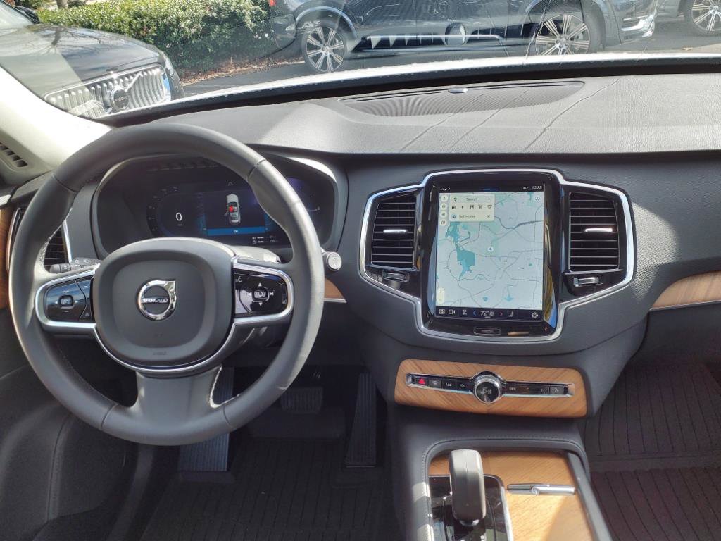 New 2025 Volvo XC90 T8 Plus w/ Protection Package Premier image 13