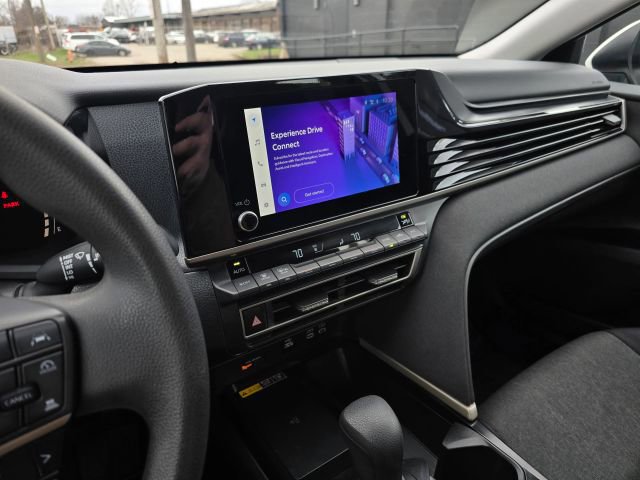 Used 2025 Toyota Camry LE image 24