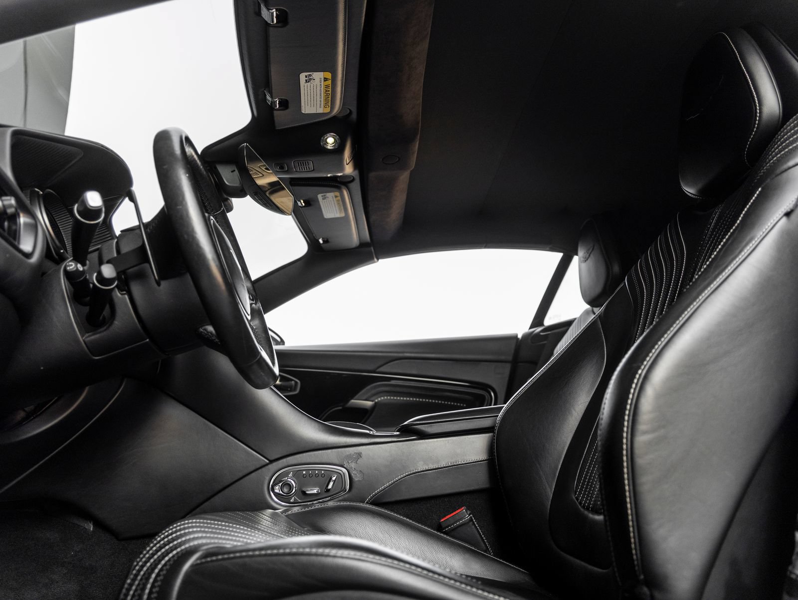 Used 2019 Aston Martin DB11 Volante RWD image 21