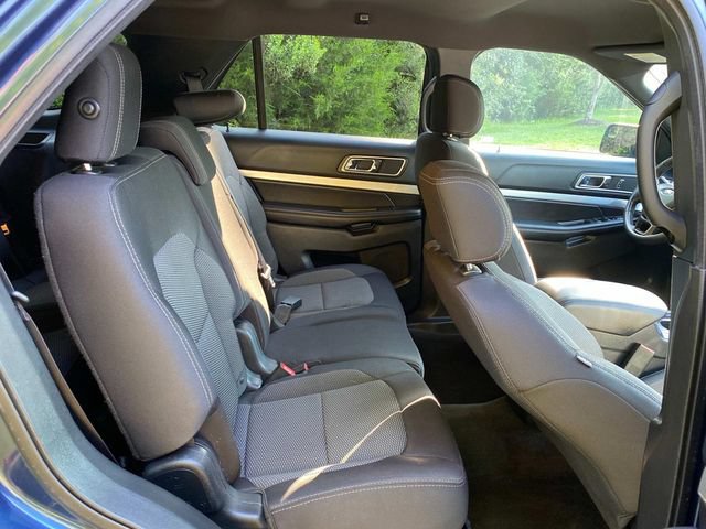 Used 2017 Ford Explorer XLT AWD/4WD image 34