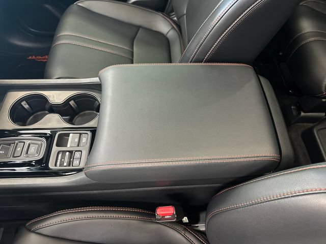 Used 2025 Honda Pilot TrailSport image 34