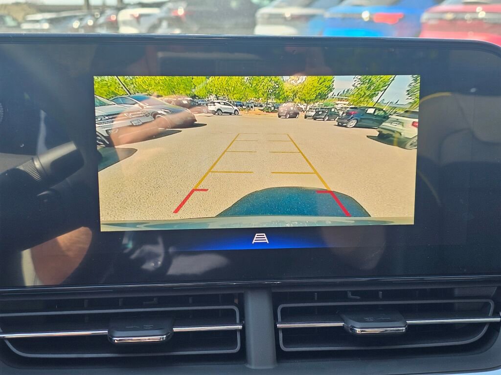 New 2026 Chevrolet Trax ACTIV w/ Sunroof Package FWD image 15