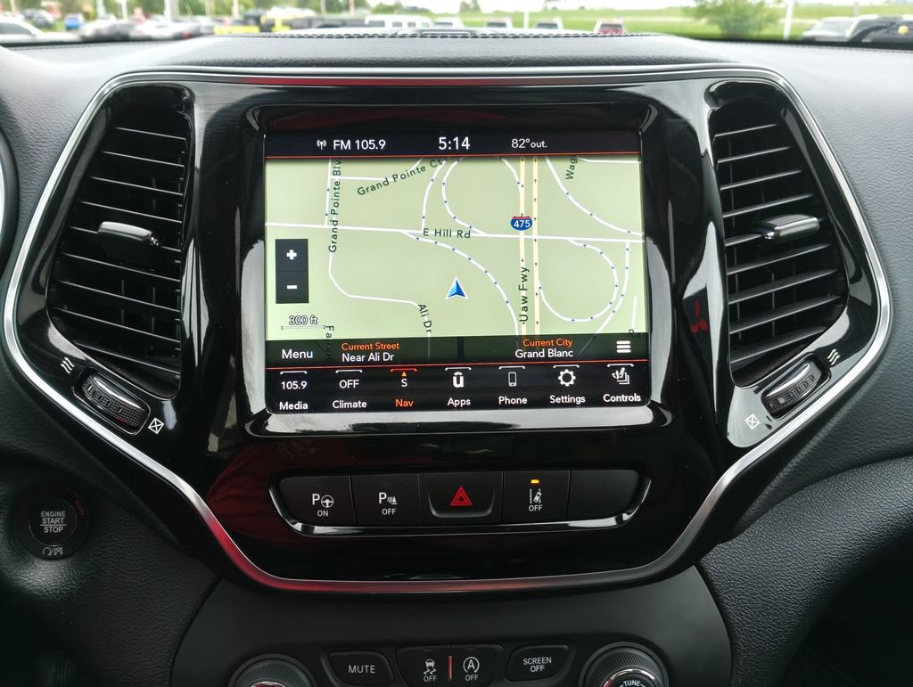 Used 2022 Jeep Cherokee Limited w/ Sun & Sound Group AWD/4WD image 30