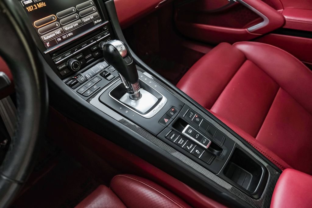 Used 2015 Porsche 911 Turbo S image 21
