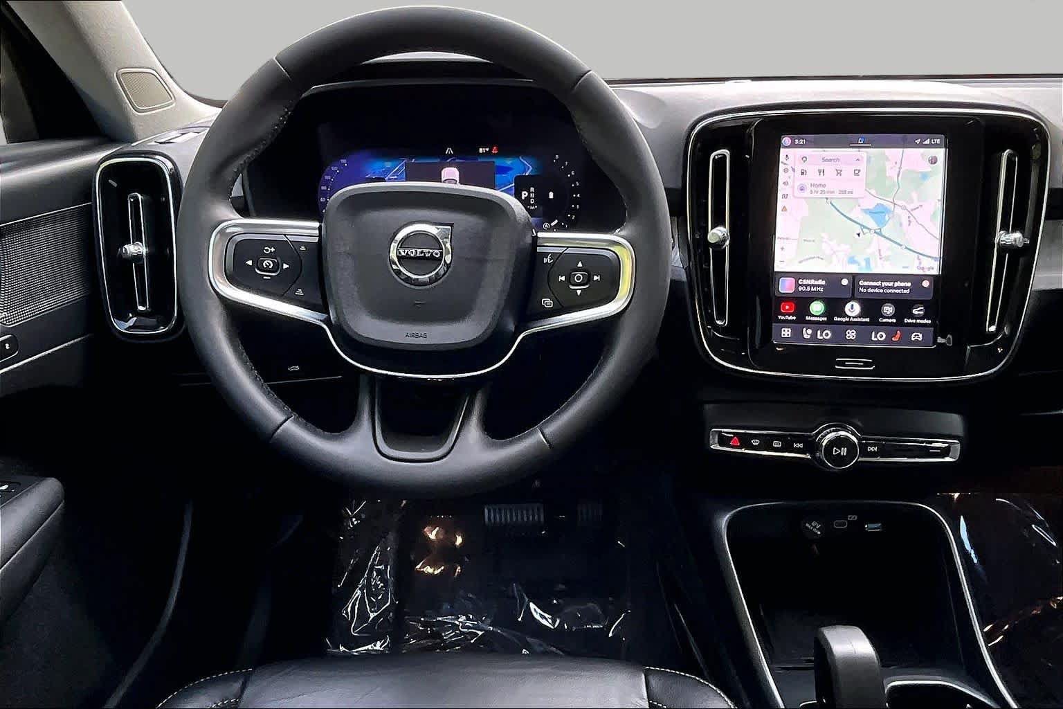 Used 2024 Volvo XC40 B5 Core w/ Protection Package Premier AWD/4WD image 6