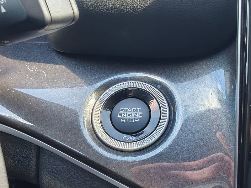 Used 2023 Jeep Grand Cherokee Altitude image 38