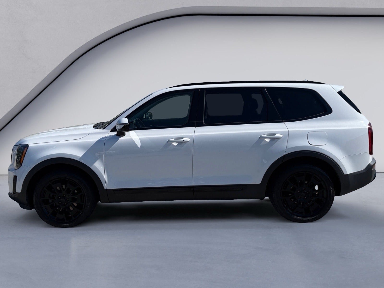 Used 2021 Kia Telluride SX w/ Nightfall Edition Package AWD/4WD image 2