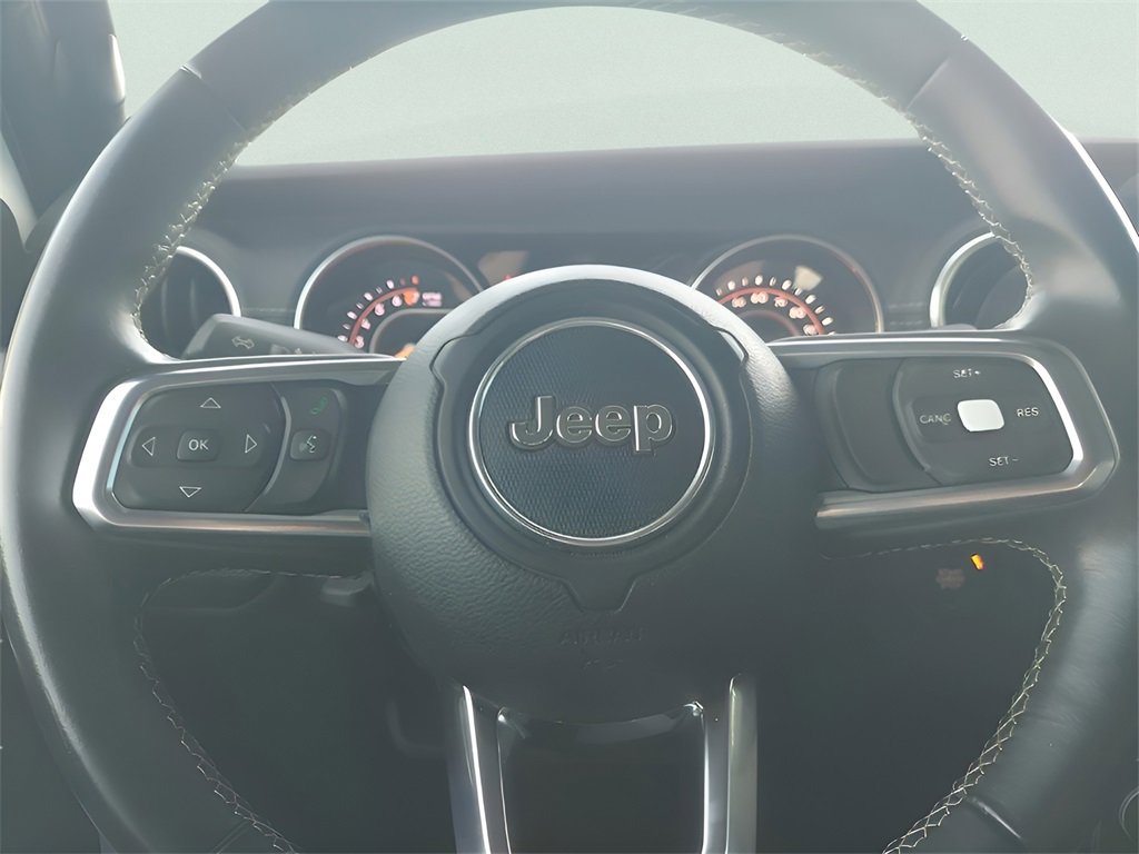 Used 2018 Jeep Wrangler Unlimited Sahara image 25