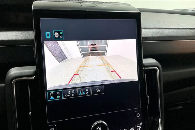 Used 2025 GMC Yukon Denali w/ Sun & Power Step Package image 14