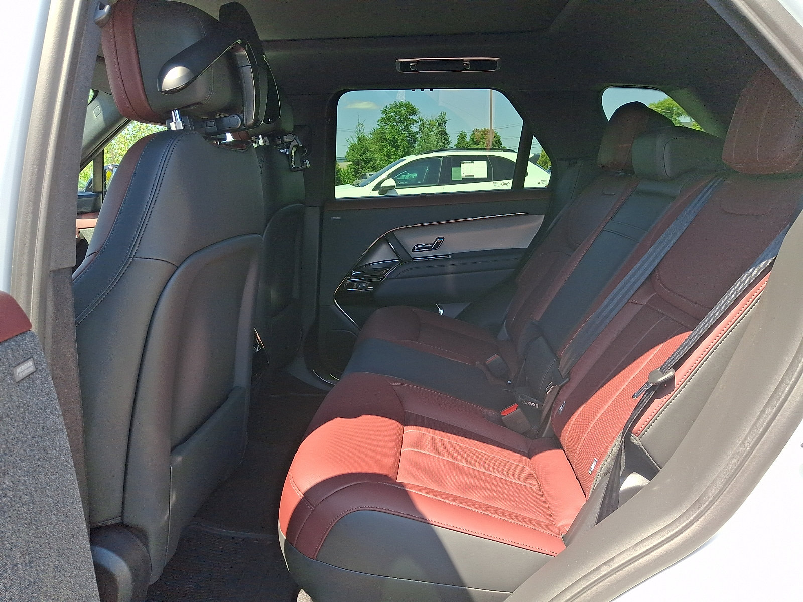 New 2026 Land Rover Range Rover Sport Dynamic SE AWD/4WD image 8