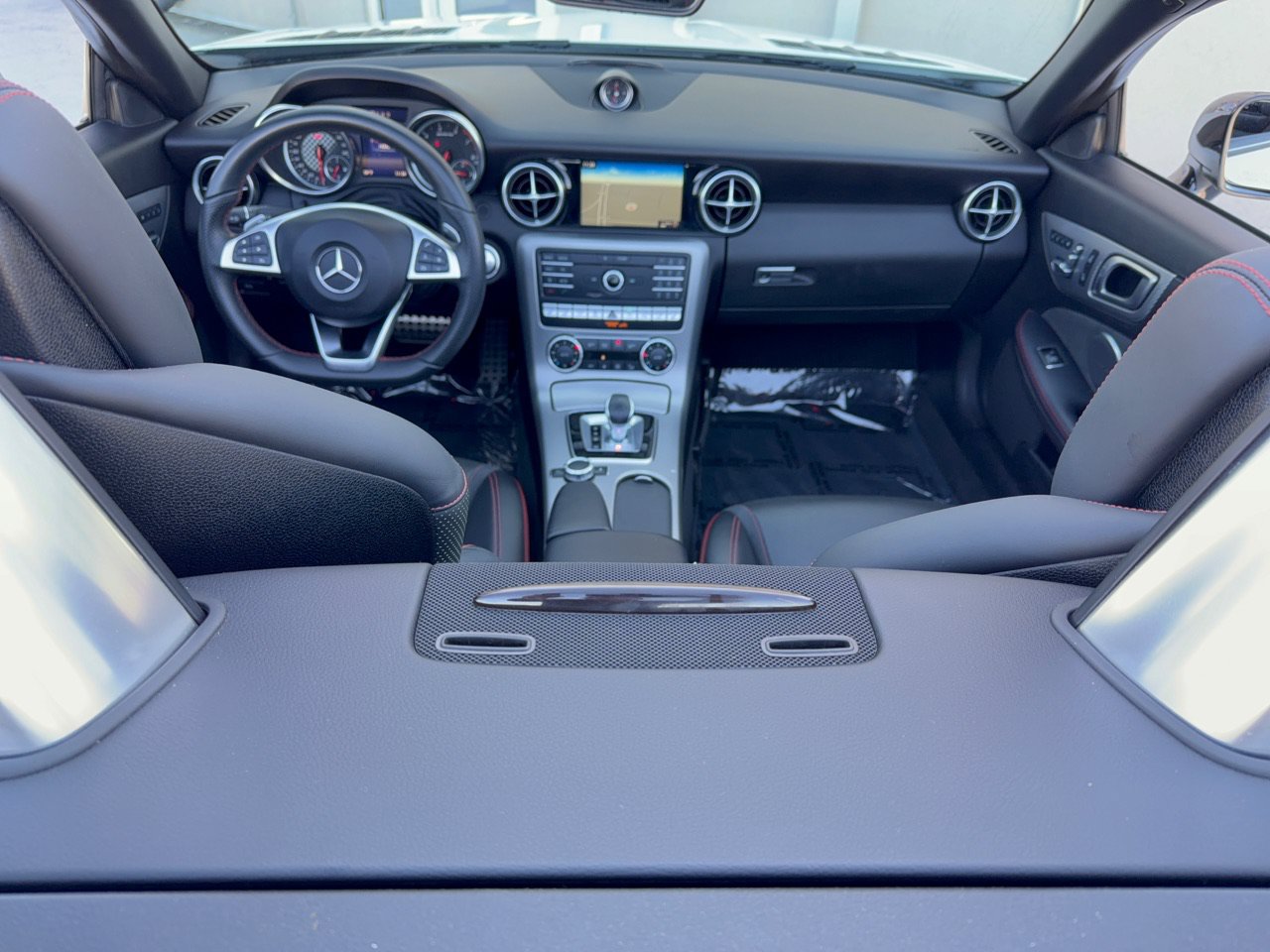 Used 2017 Mercedes-Benz SLC 43 AMG image 17