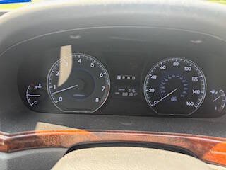 Used 2012 Hyundai Equus Signature RWD image 12