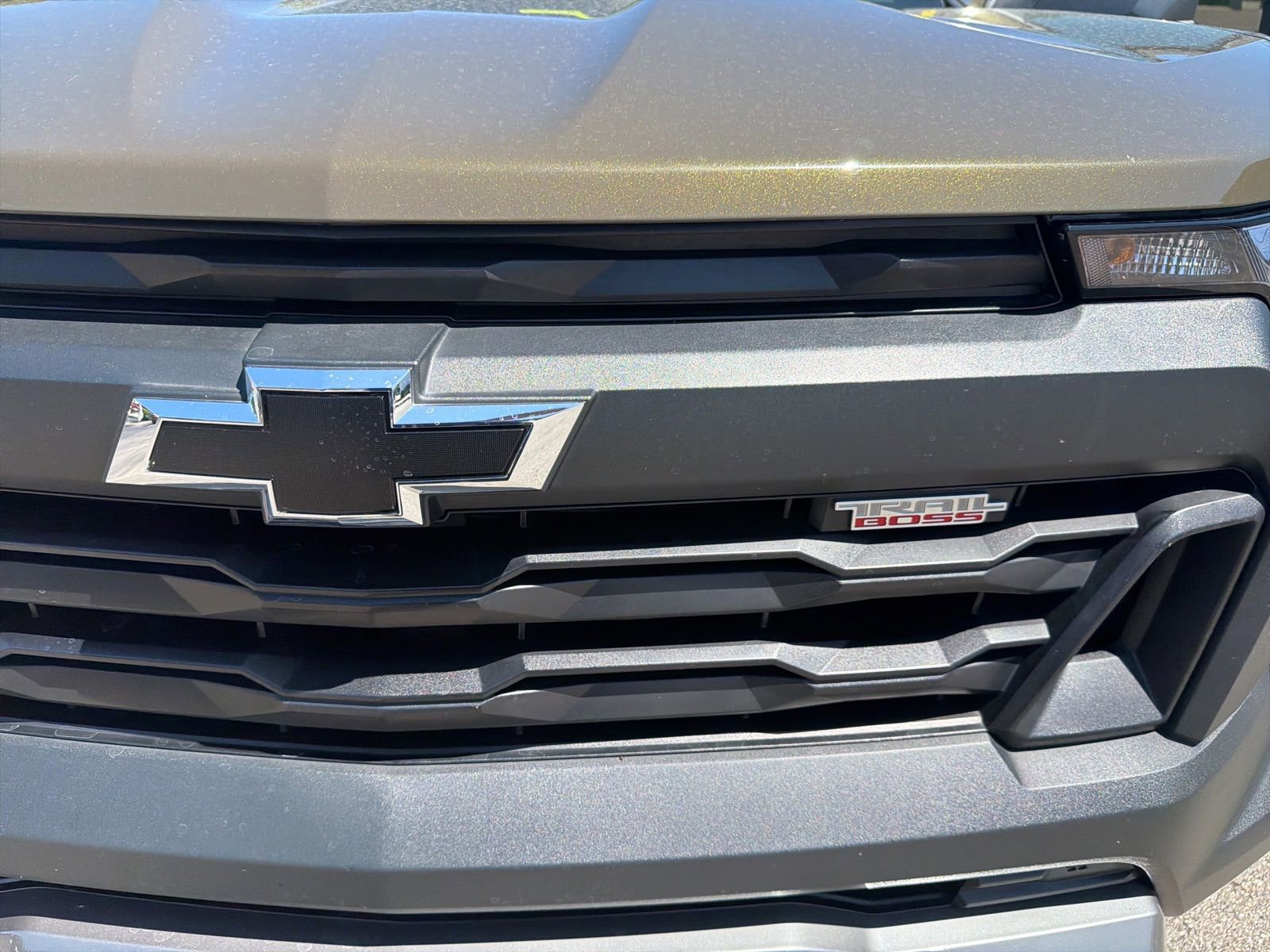 Used 2025 Chevrolet Colorado Trail Boss AWD/4WD image 30