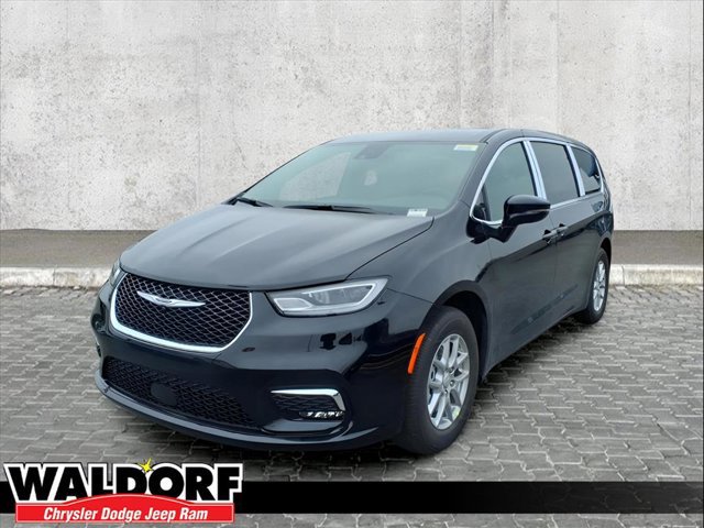 New 2026 Chrysler Pacifica Select image 5