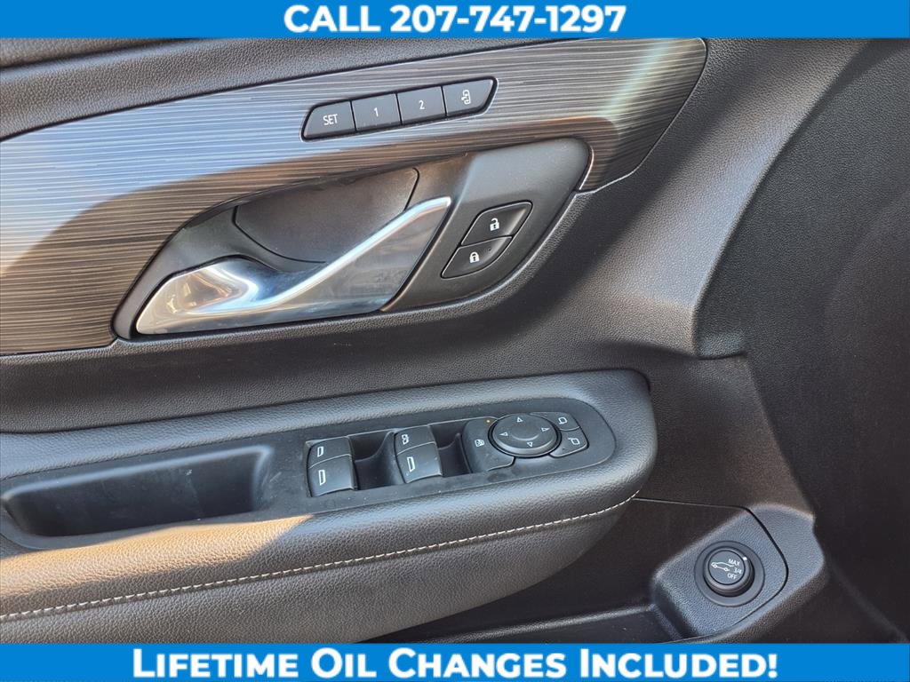 Used 2023 GMC Terrain SLT image 11