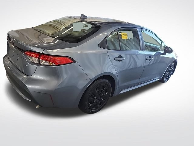 Used 2022 Toyota Corolla LE FWD image 2