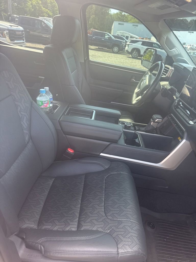 Used 2024 Toyota Tundra Limited AWD/4WD image 14