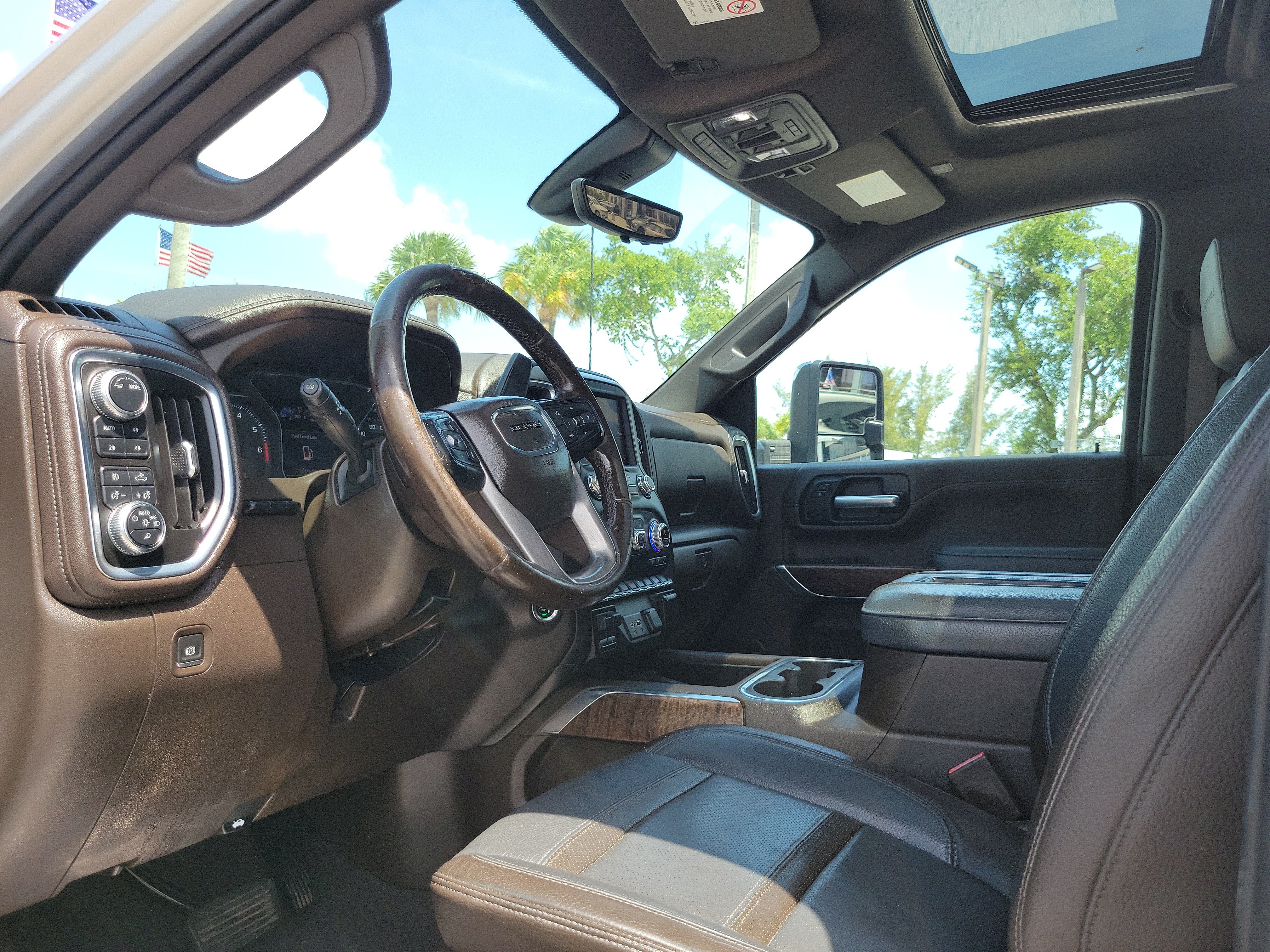 Used 2021 GMC Sierra 2500 Denali w/ Denali Ultimate Package AWD/4WD image 9