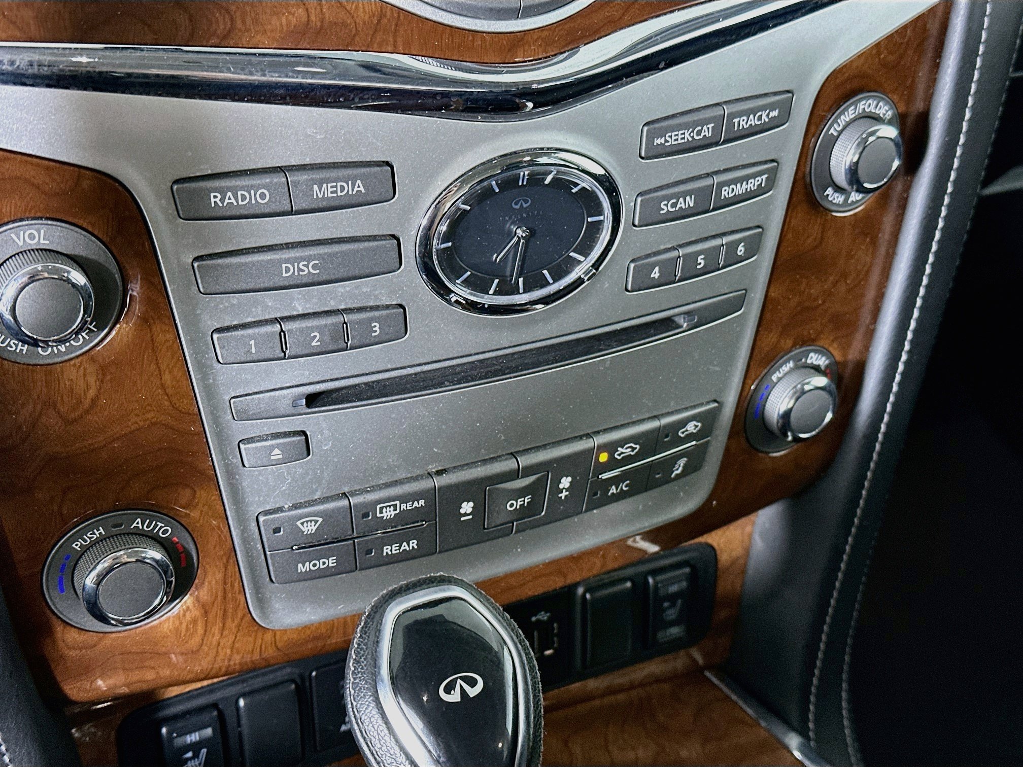 Used 2019 INFINITI QX80 Luxe RWD image 24