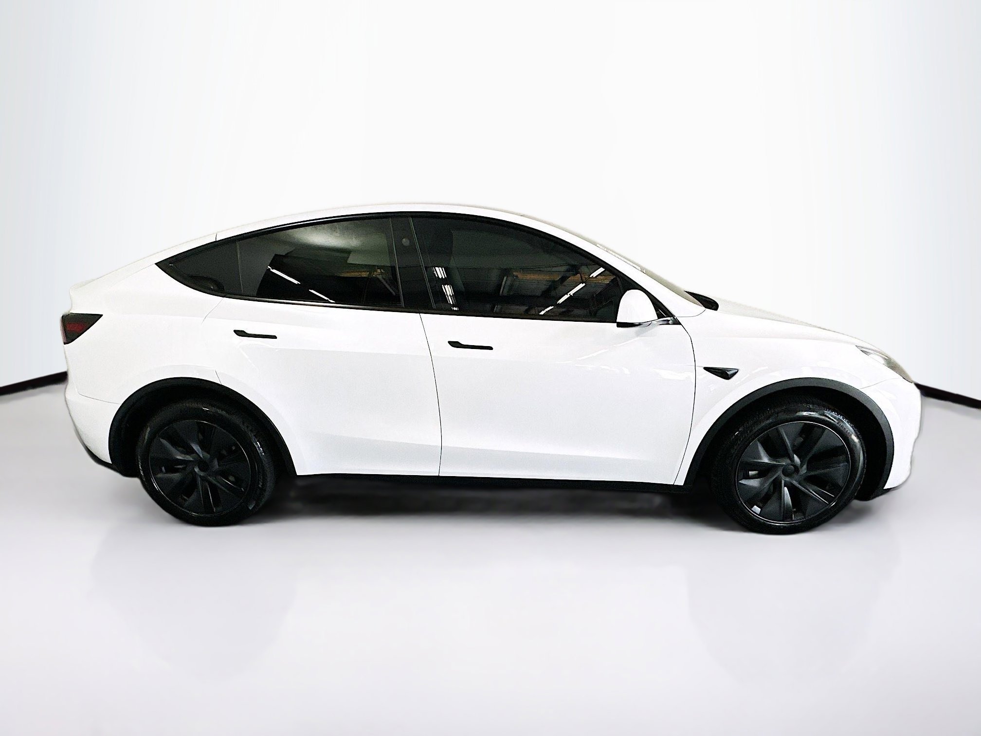 Used 2024 Tesla Model Y Long Range image 2
