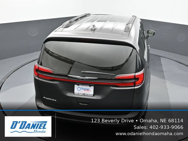 Used 2022 Chrysler Pacifica Touring-L FWD image 17