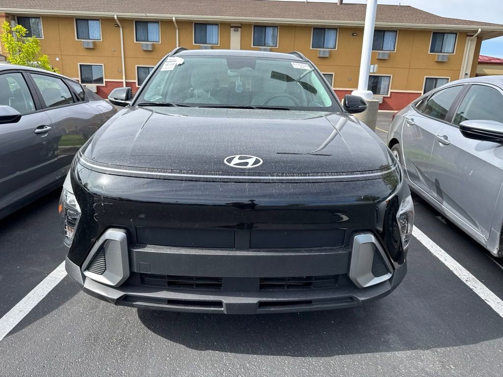 Used 2025 Hyundai Kona SEL FWD image 1