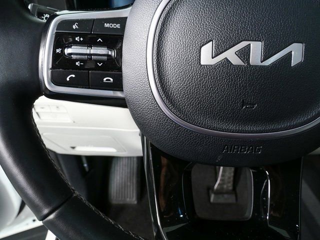 Used 2023 Kia Sorento SX Prestige w/ Panoramic Sunroof Package image 10