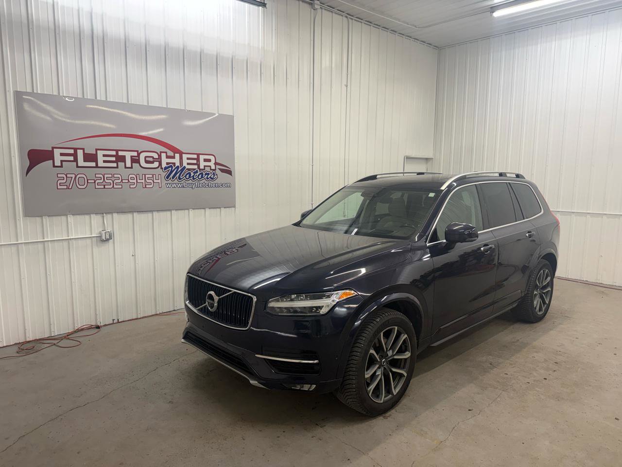 Used 2017 Volvo XC90 T6 Momentum w/ Vision Package image 3