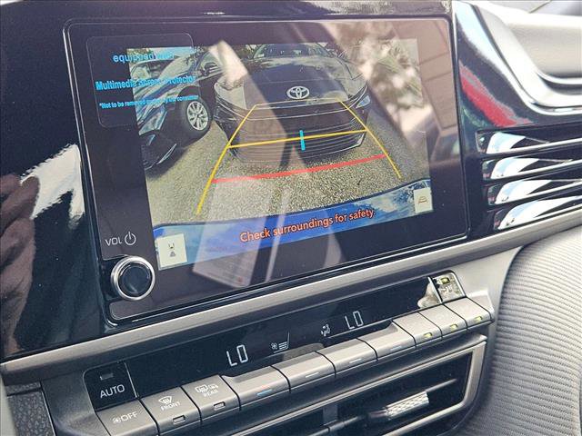 New 2026 Toyota Camry SE image 12