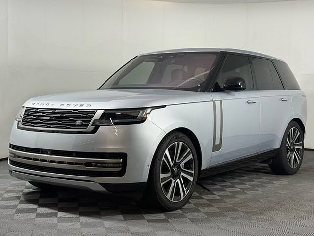 Used 2023 Land Rover Range Rover SE AWD/4WD image 2