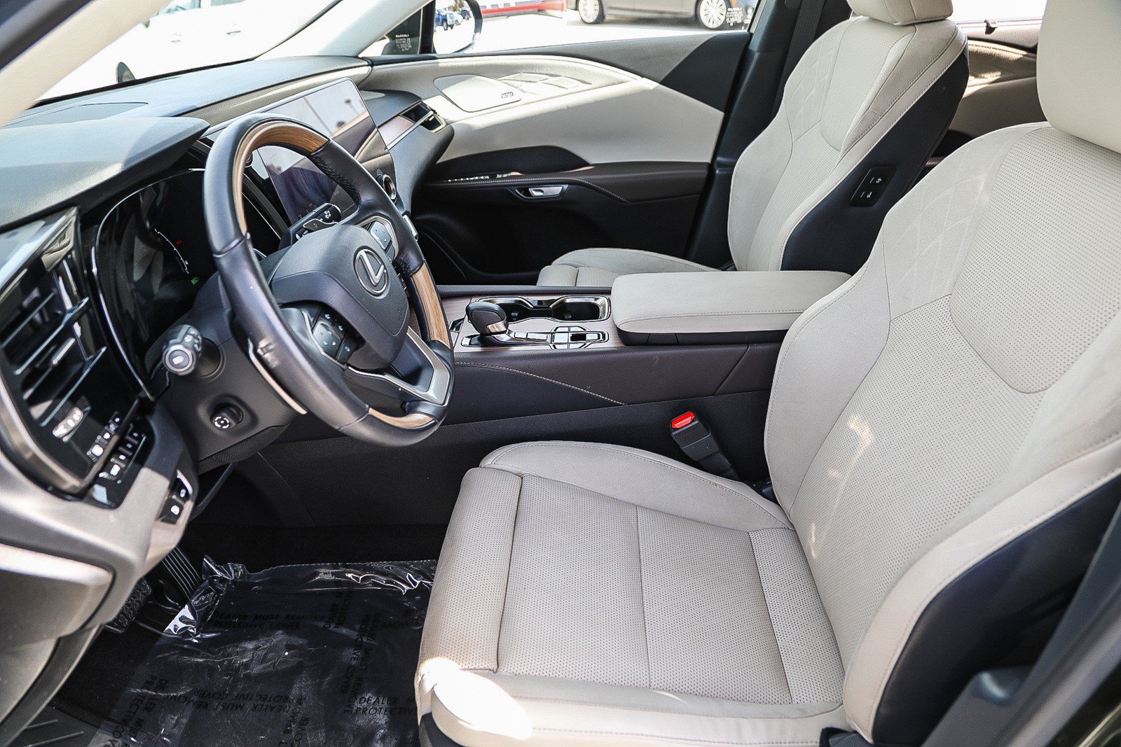 Used 2024 Lexus RX 450h AWD w/ Convenience Package image 17