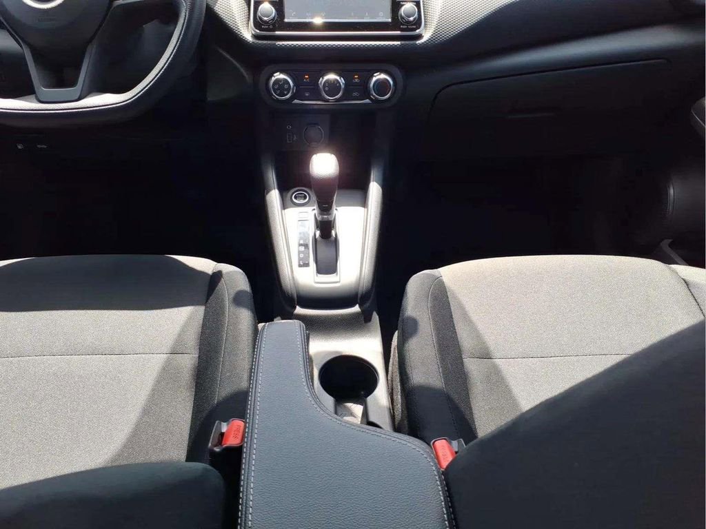 Used 2025 Nissan Kicks Play S image 11