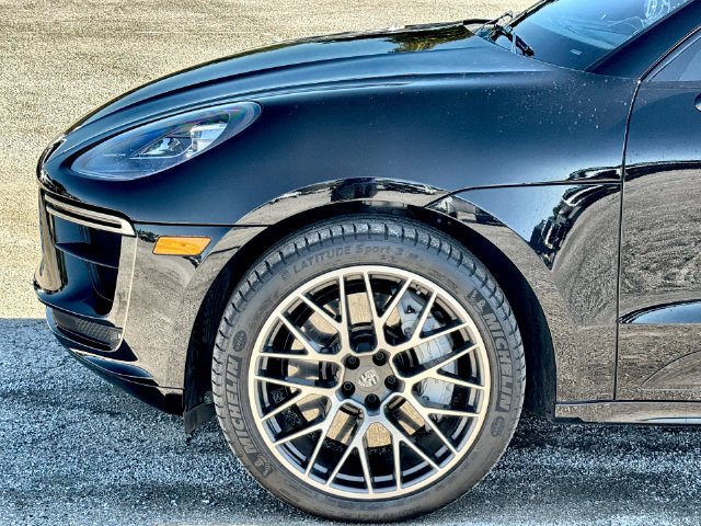 Used 2020 Porsche Macan Turbo AWD/4WD image 10