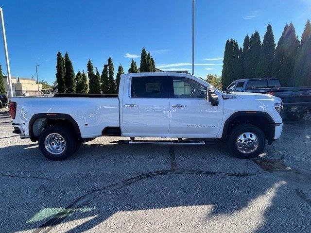 New 2026 GMC Sierra 3500 Denali w/ Denali Reserve Package image 8