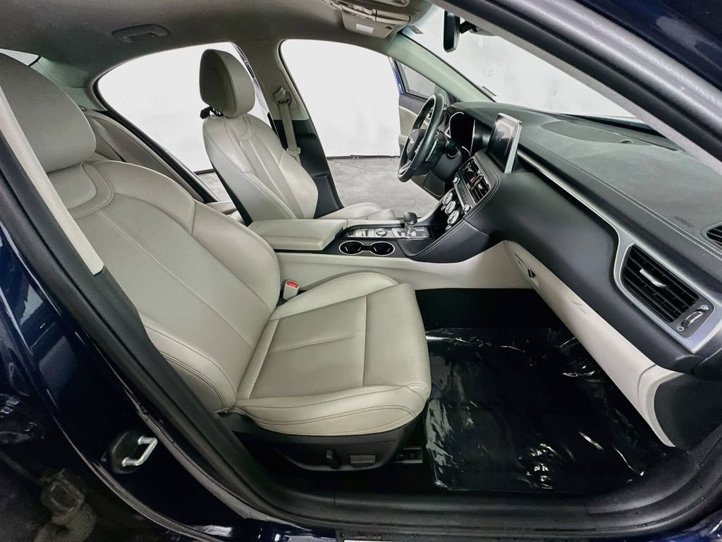Used 2020 Genesis G70 2.0T RWD image 14