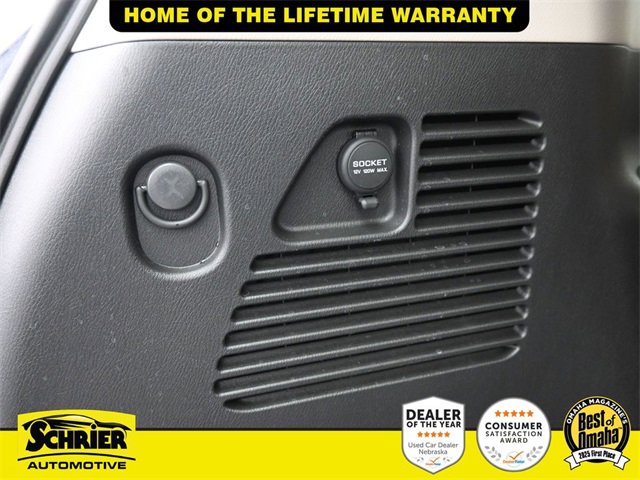 Used 2024 Nissan Armada Platinum w/ Captain's Chairs Package image 39