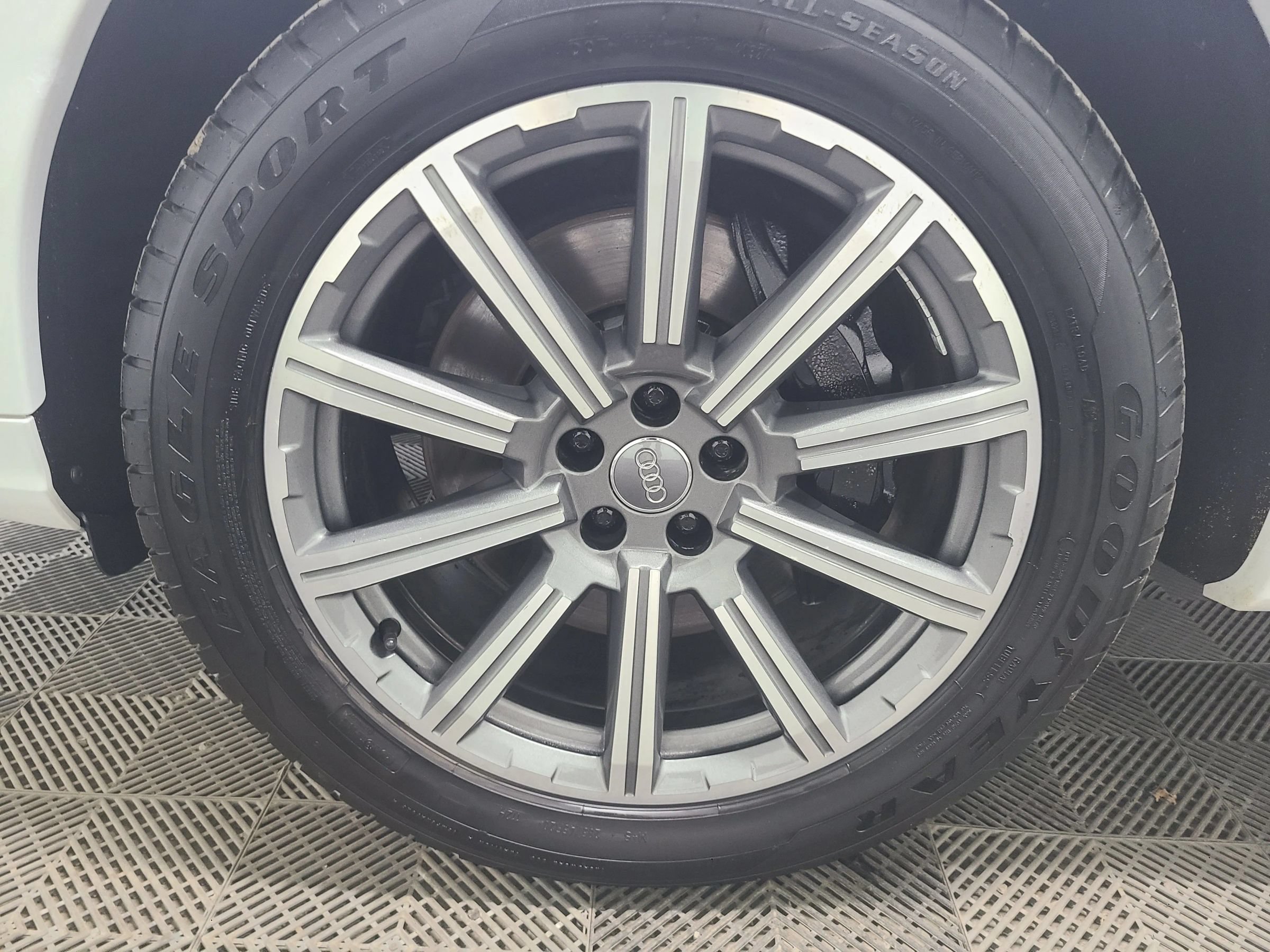 Used 2018 Audi Q7 2.0T Premium Plus AWD/4WD image 17