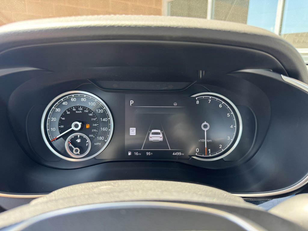 Used 2025 Genesis G70 2.5T w/ Sport Prestige Package image 17