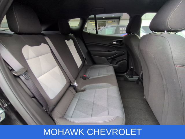 Used 2025 Chevrolet Trax RS w/ Driver Confidence Package image 25