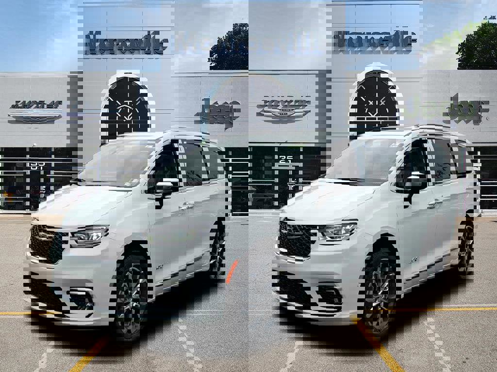 New 2026 Chrysler Pacifica Pinnacle