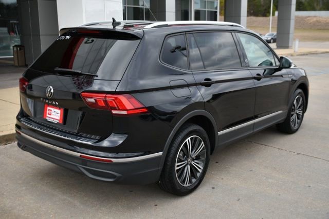 Used 2024 Volkswagen Tiguan SE image 5
