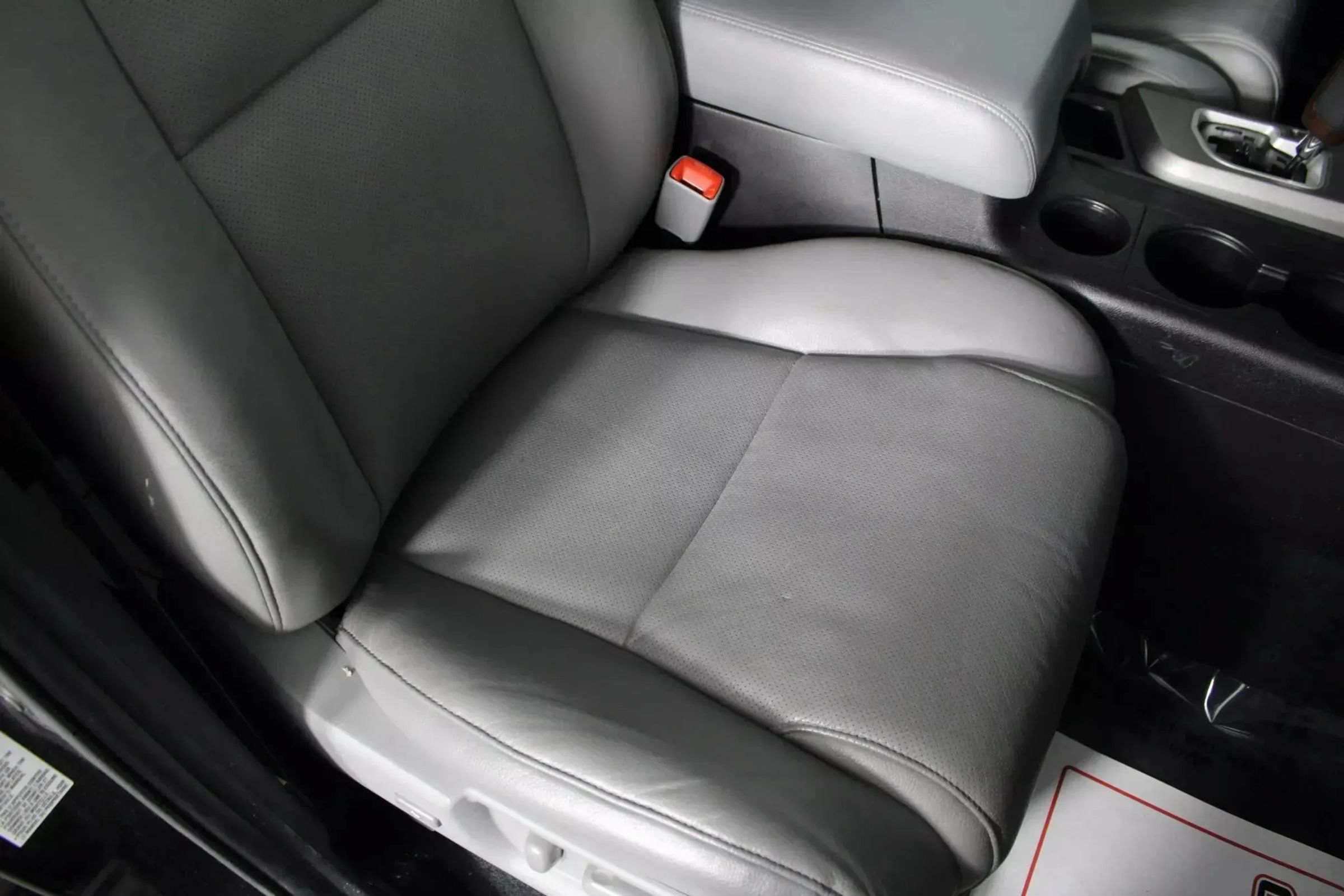 Used 2016 Toyota Sequoia Platinum AWD/4WD image 38