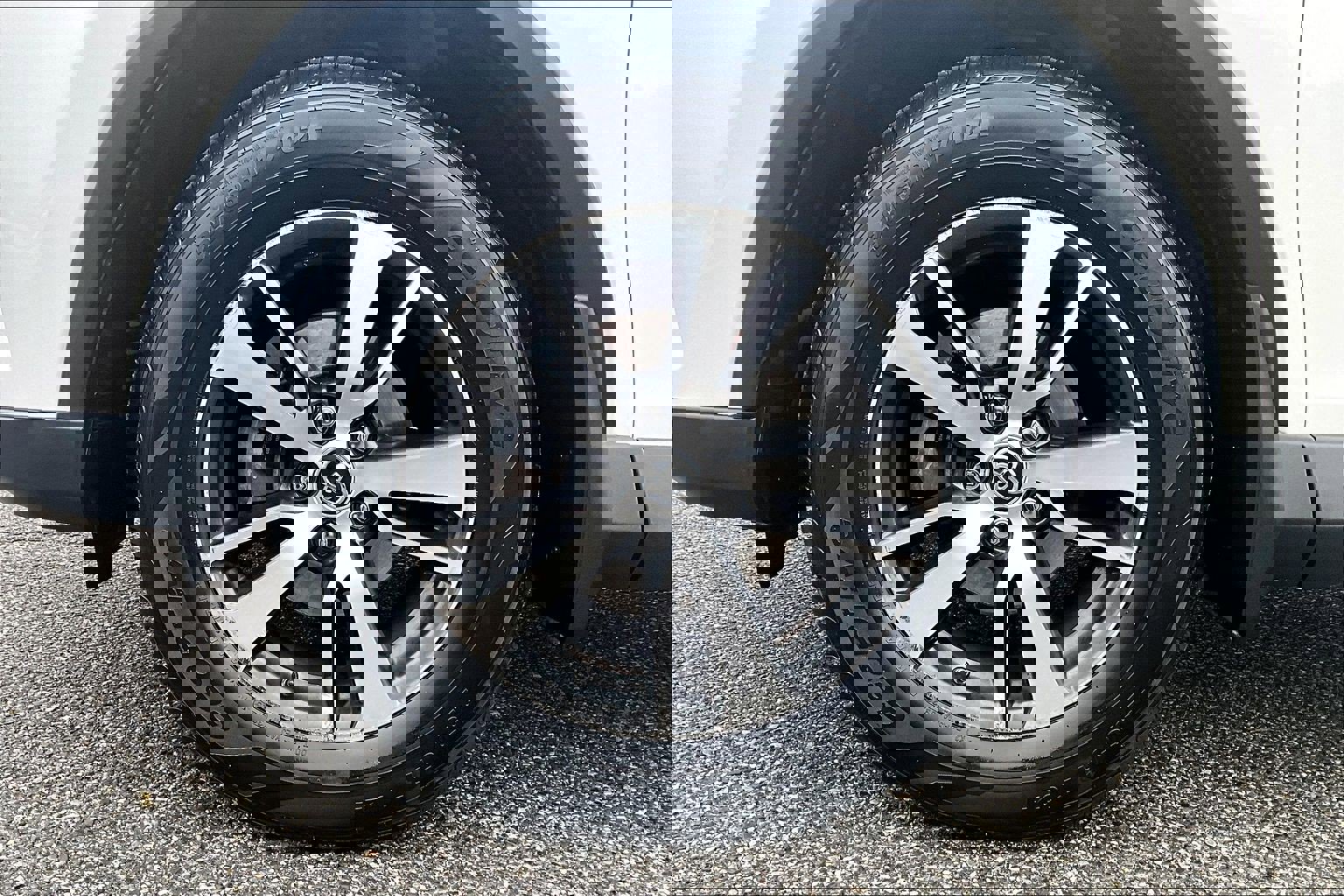 Used 2018 Toyota RAV4 XLE image 9