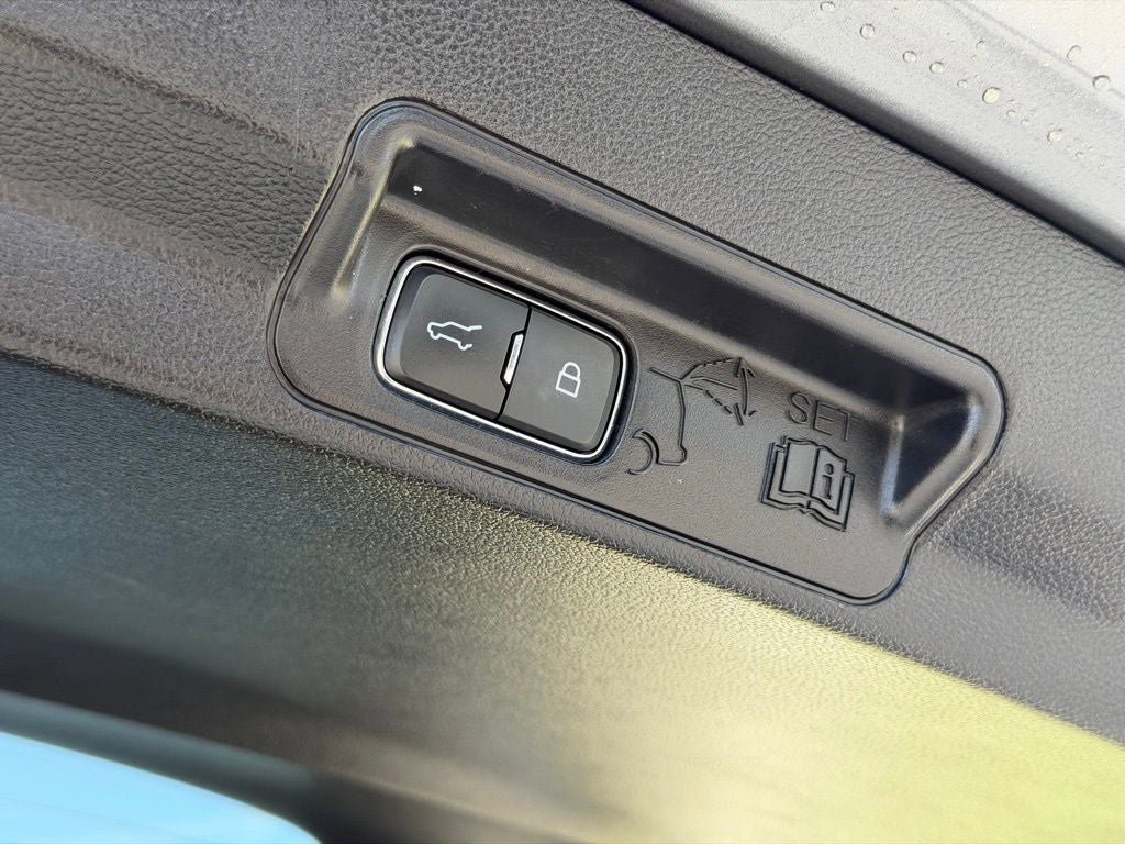 Certified 2022 Ford Explorer XLT w/ Equipment Group 202A image 41