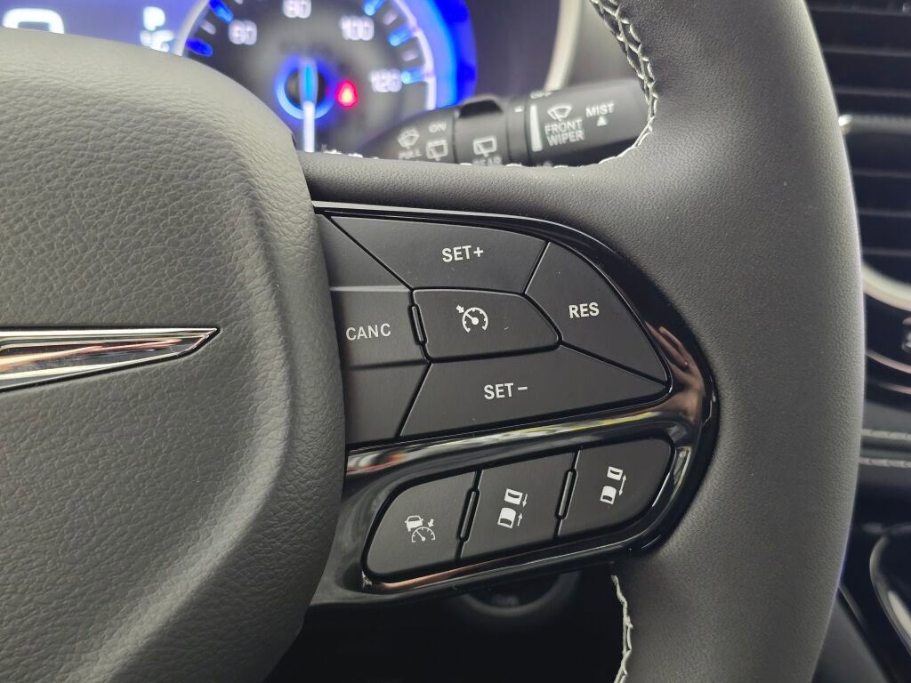 New 2026 Chrysler Pacifica Select AWD/4WD image 34