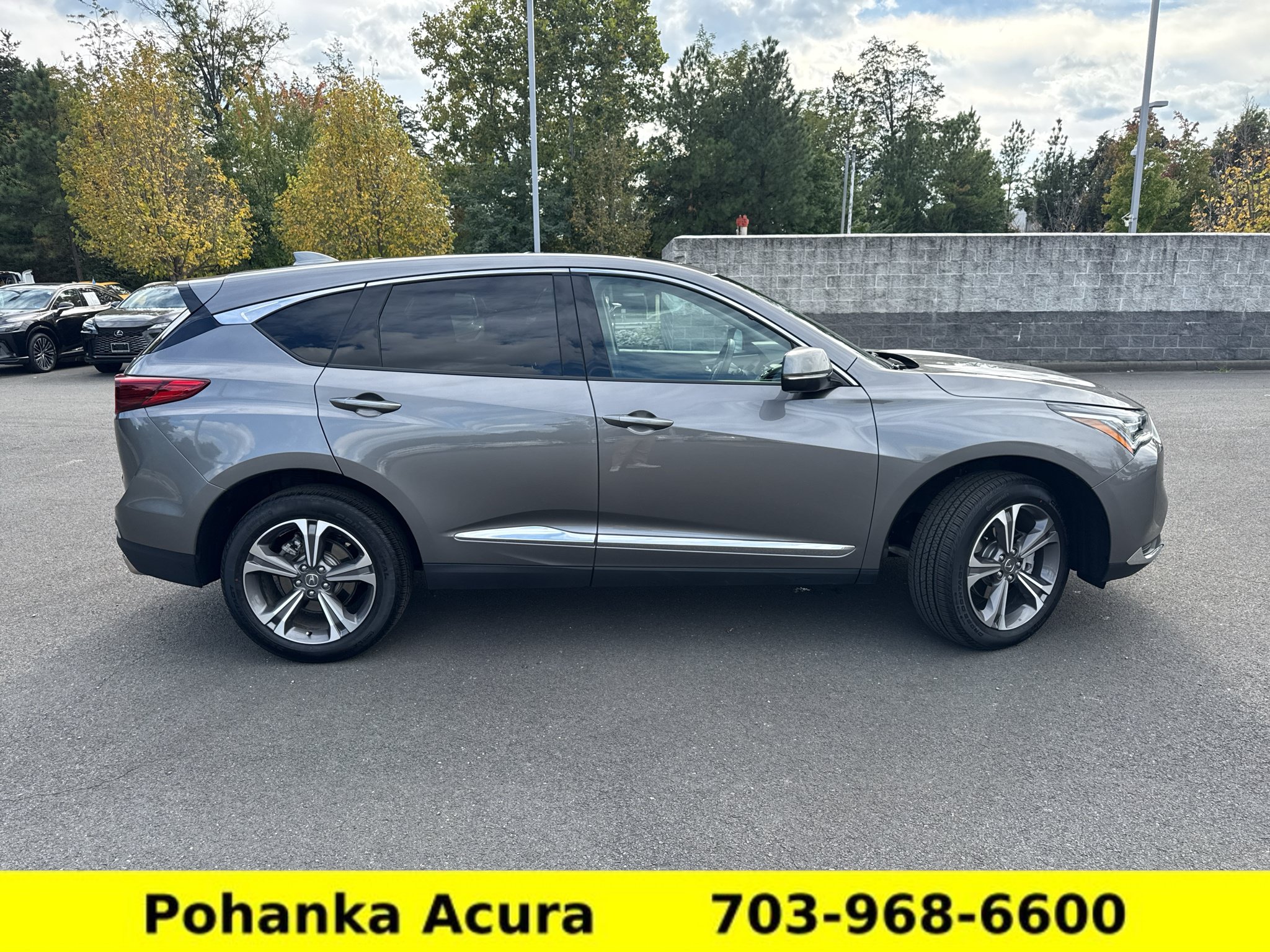 Used 2025 Acura RDX w/ Technology Package AWD/4WD image 8