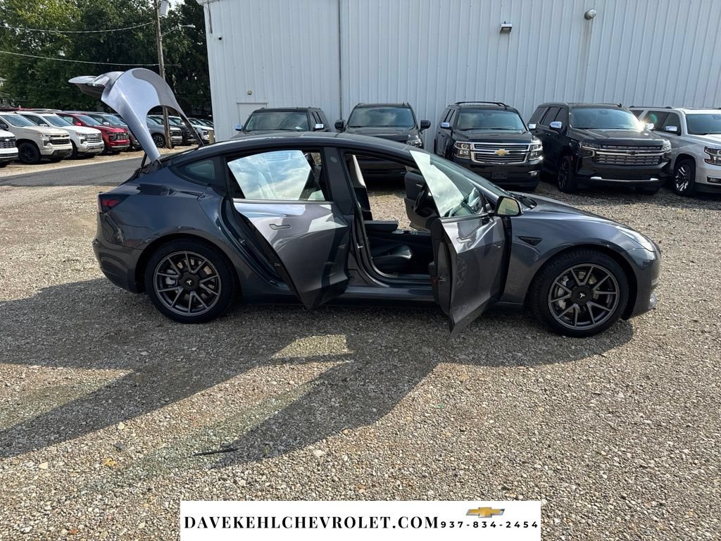 Used 2022 Tesla Model 3 Long Range AWD/4WD image 35