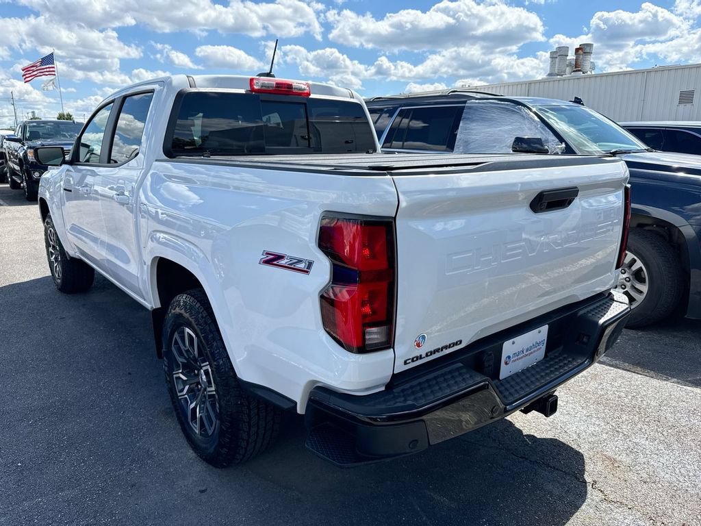 Used 2025 Chevrolet Colorado Z71 AWD/4WD image 2